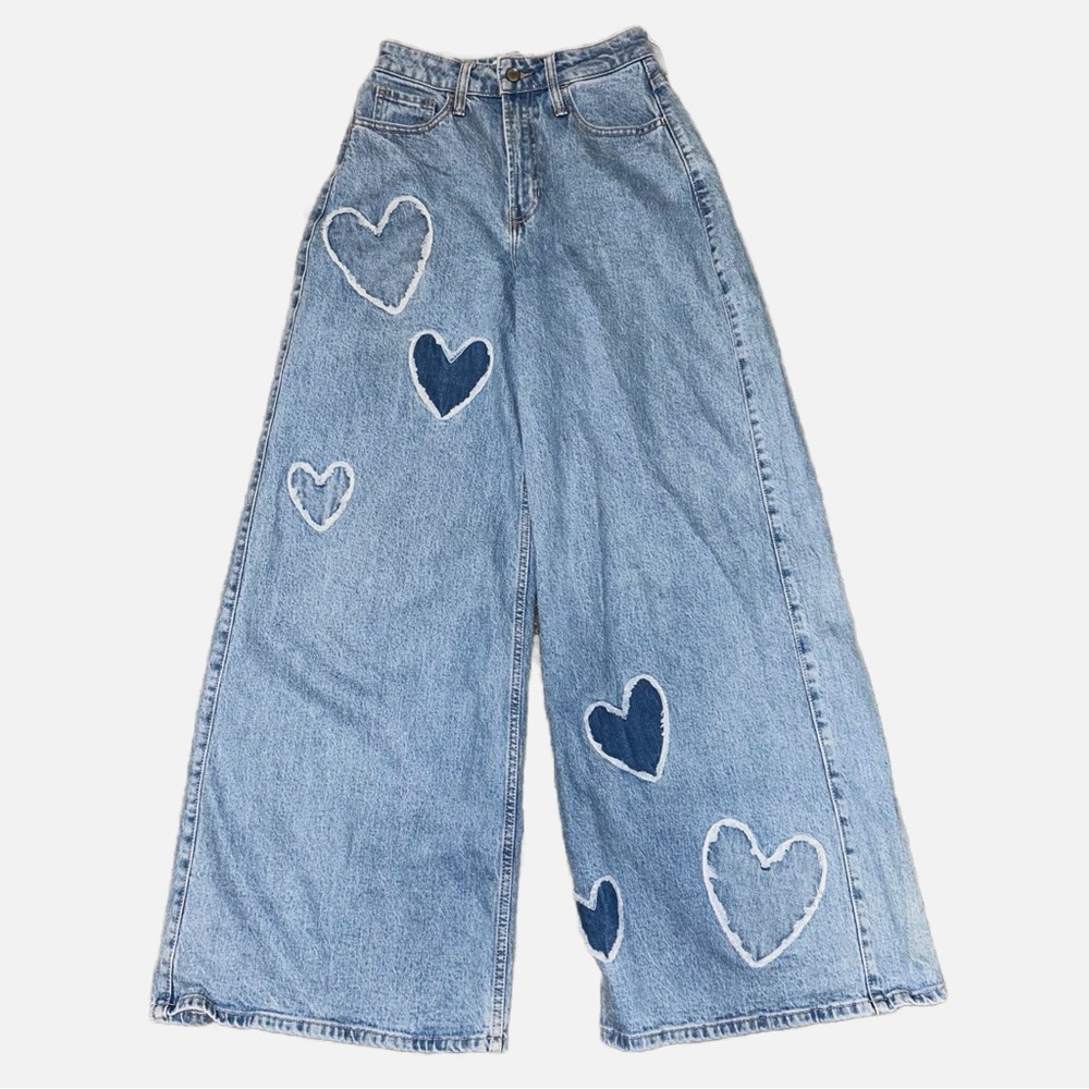 Social Tourist Ultra Highrise Baggy Wide Heart Patch Jeans - Picture 2 of 10